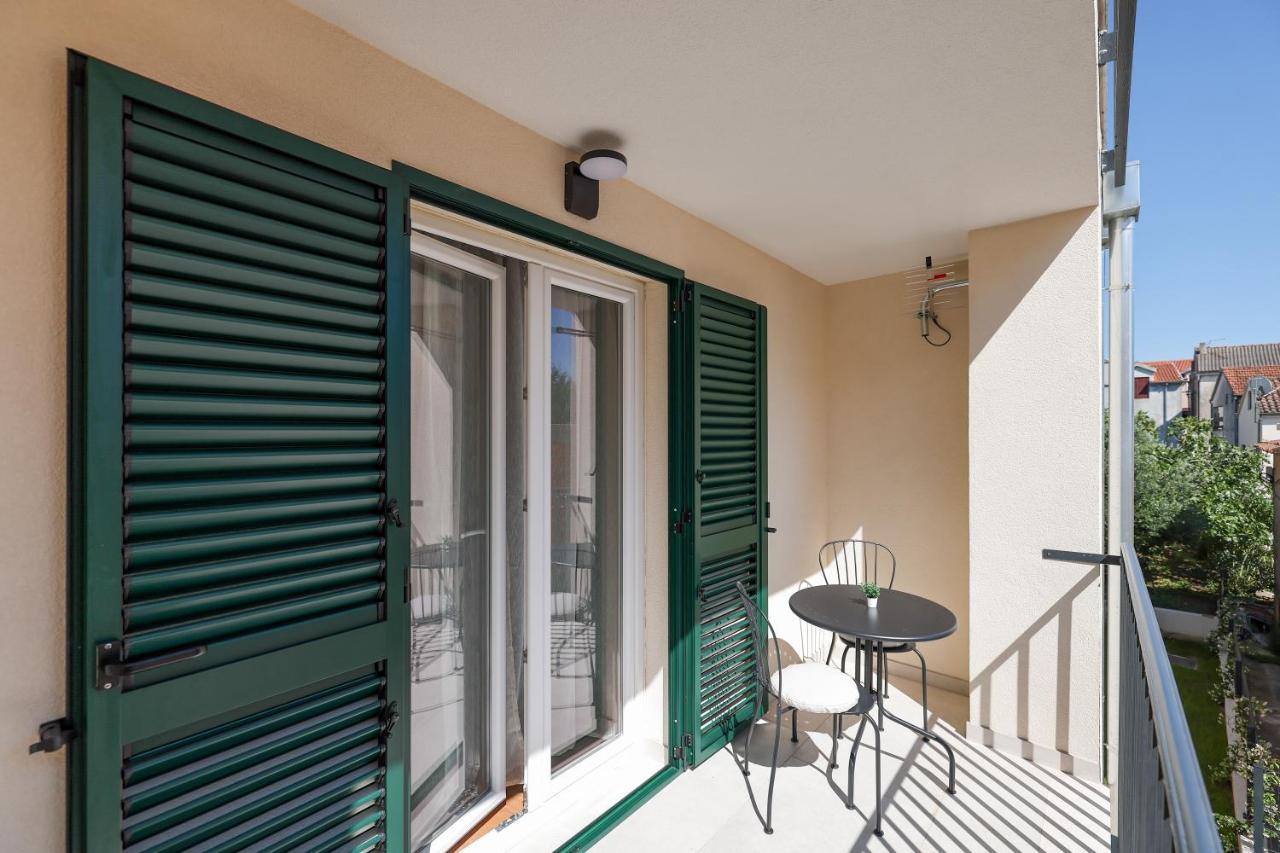 Apartments Mila Sveti Filip i Jakov Exterior foto