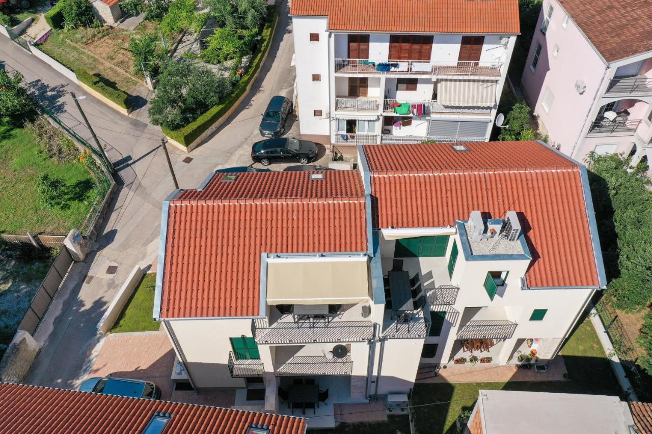 Apartments Mila Sveti Filip i Jakov Exterior foto